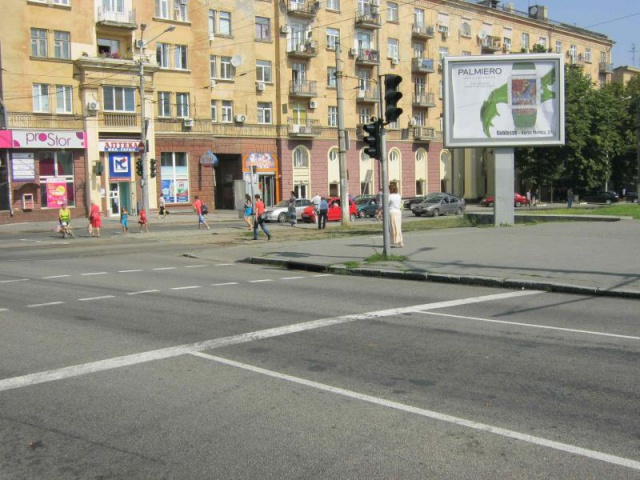 Скролл 4x3,  пл. Октябрьская, д.1