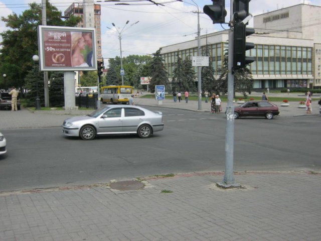 Скролл 4x3,  пр. К. Маркса - ул. Серова