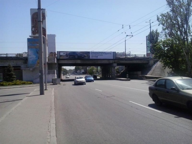 Міст 1x1,  ул.Наб.Ленина, центральный мост (в направлении цирка)